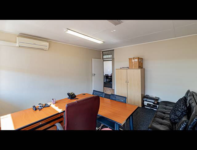 250M² OFFICE TO LET IN FERNDALE